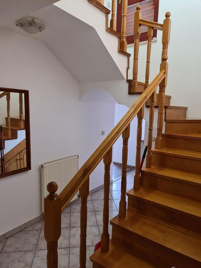 Helena Apartament *